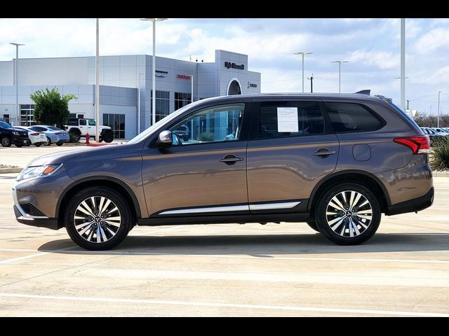 2020 Mitsubishi Outlander SE