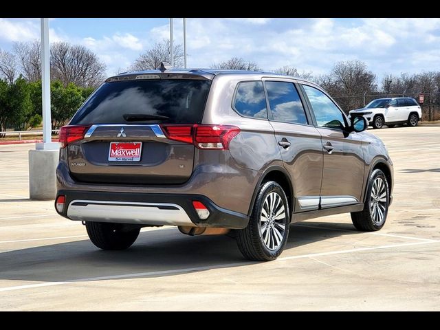 2020 Mitsubishi Outlander SE