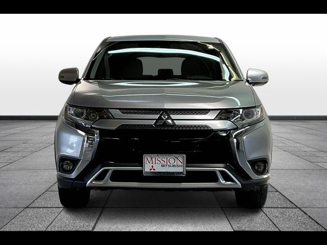 2020 Mitsubishi Outlander SE