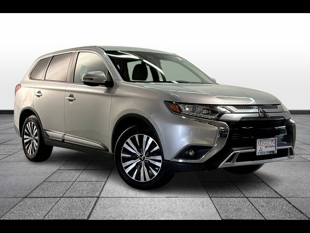 2020 Mitsubishi Outlander SE