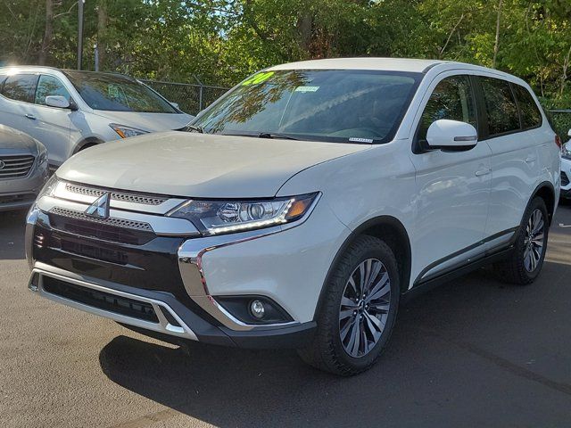 2020 Mitsubishi Outlander SE