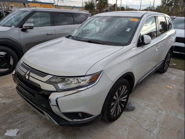 2020 Mitsubishi Outlander SE