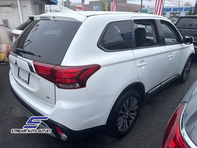 2020 Mitsubishi Outlander SE