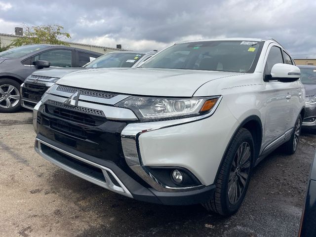 2020 Mitsubishi Outlander SE