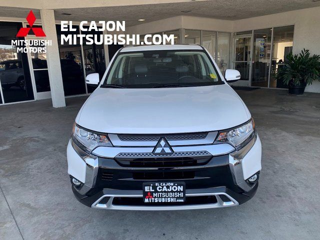 2020 Mitsubishi Outlander SE
