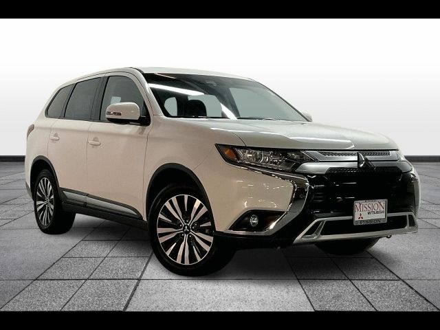 2020 Mitsubishi Outlander SE