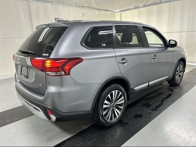 2020 Mitsubishi Outlander SE