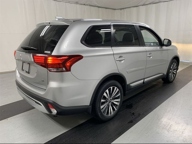 2020 Mitsubishi Outlander SE