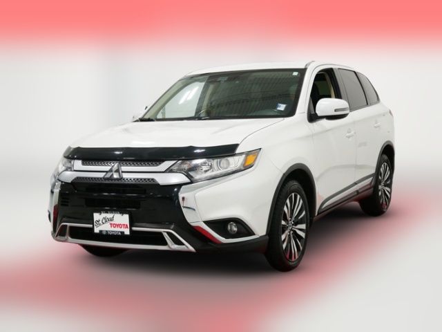 2020 Mitsubishi Outlander SE