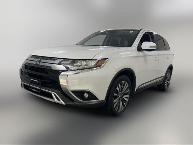 2020 Mitsubishi Outlander SE