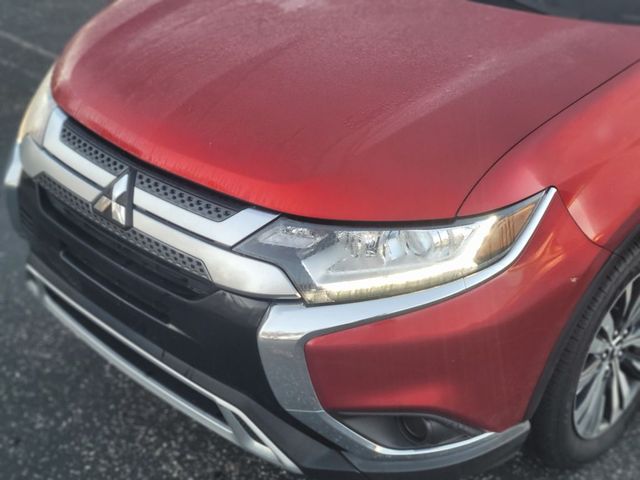 2020 Mitsubishi Outlander SE