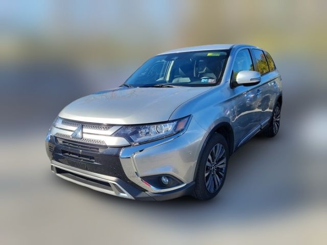 2020 Mitsubishi Outlander SE