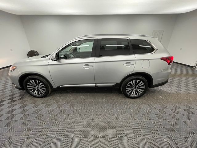 2020 Mitsubishi Outlander SE