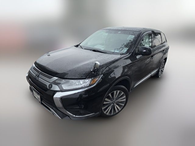 2020 Mitsubishi Outlander SE
