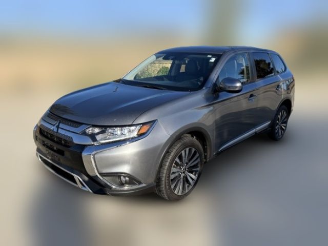 2020 Mitsubishi Outlander SE