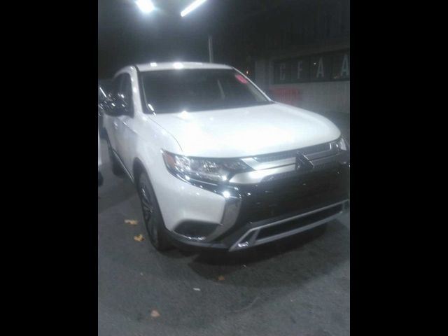 2020 Mitsubishi Outlander SE