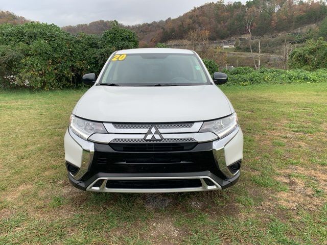 2020 Mitsubishi Outlander SE