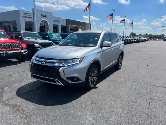 2020 Mitsubishi Outlander SE