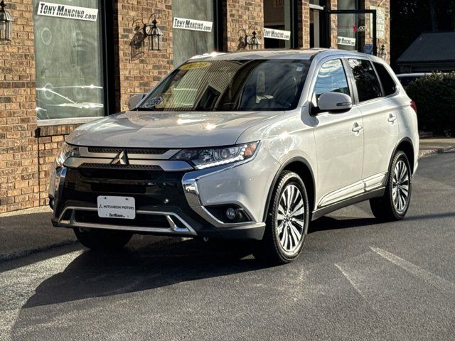 2020 Mitsubishi Outlander SE