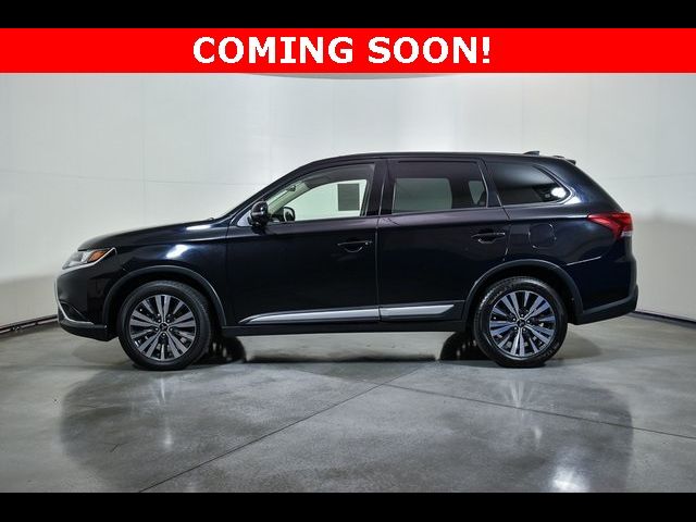 2020 Mitsubishi Outlander SE