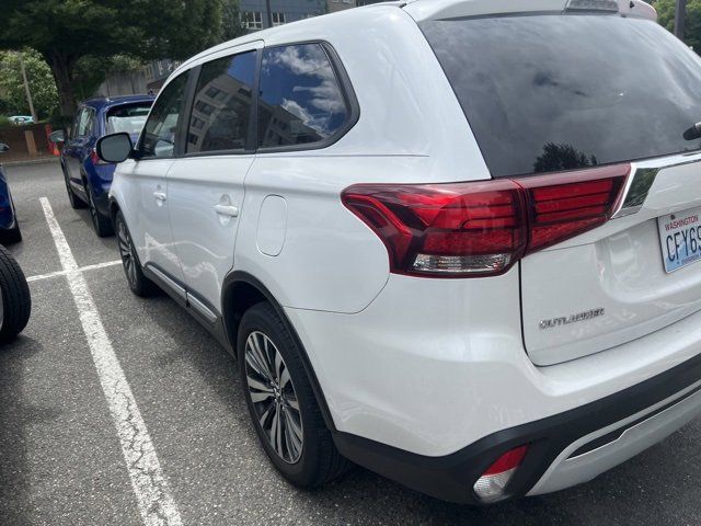 2020 Mitsubishi Outlander SE