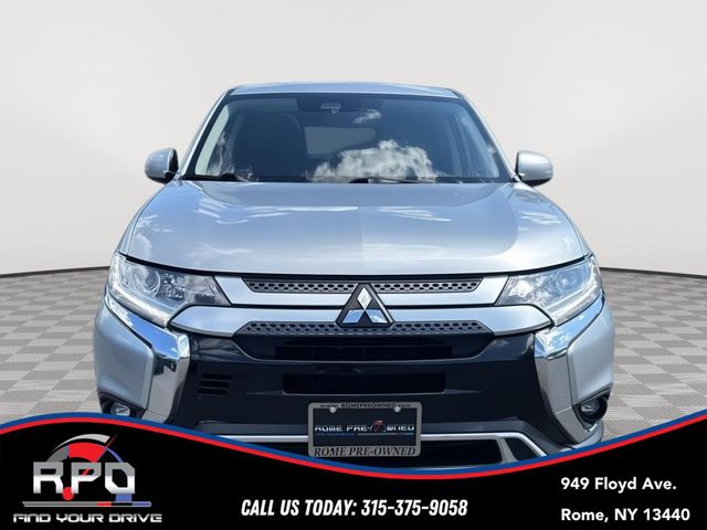2020 Mitsubishi Outlander SE