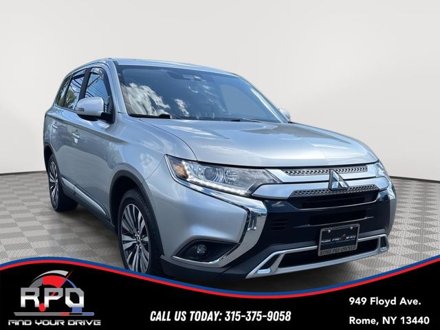 2020 Mitsubishi Outlander SE