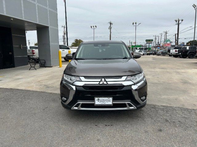 2020 Mitsubishi Outlander SE