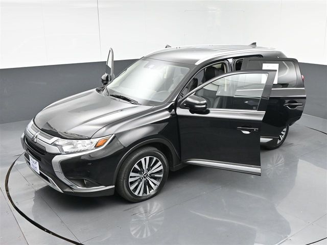 2020 Mitsubishi Outlander SE