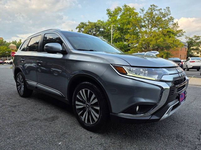 2020 Mitsubishi Outlander SE