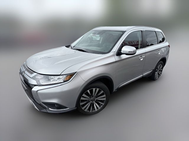 2020 Mitsubishi Outlander SE