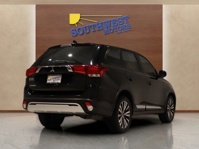 2020 Mitsubishi Outlander SE