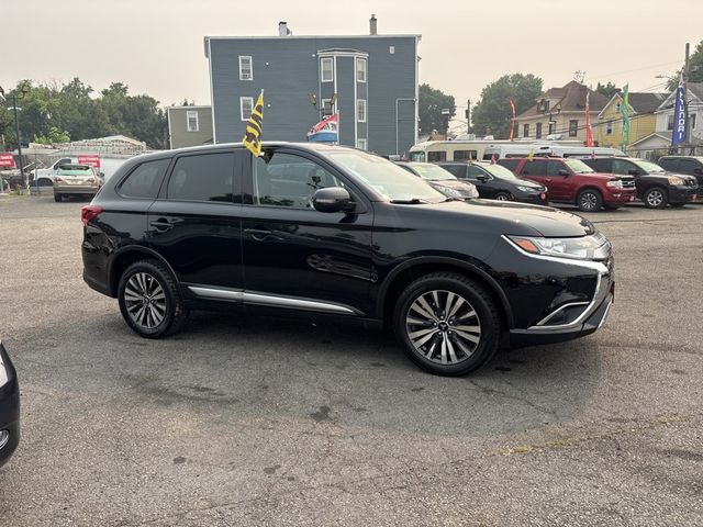 2020 Mitsubishi Outlander SE