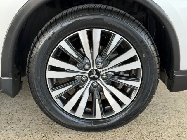 2020 Mitsubishi Outlander SE