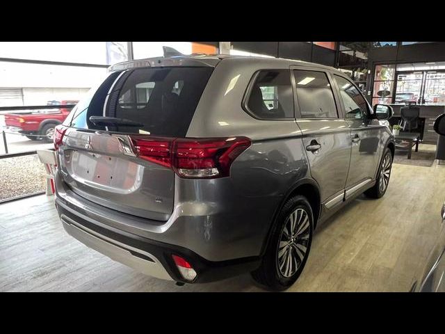 2020 Mitsubishi Outlander SE