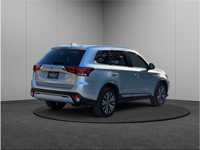 2020 Mitsubishi Outlander SE