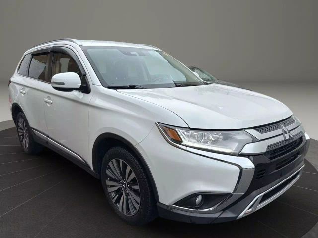 2020 Mitsubishi Outlander SE