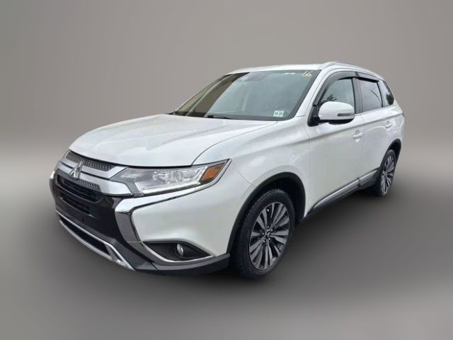 2020 Mitsubishi Outlander SE