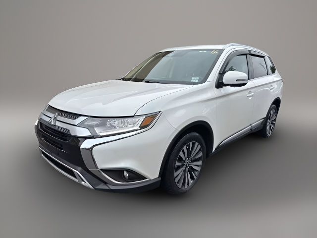 2020 Mitsubishi Outlander SE