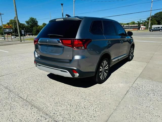 2020 Mitsubishi Outlander SE