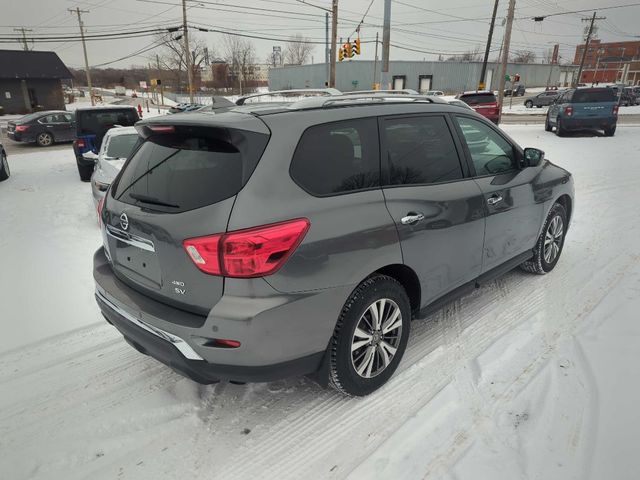 2020 Nissan Pathfinder SV