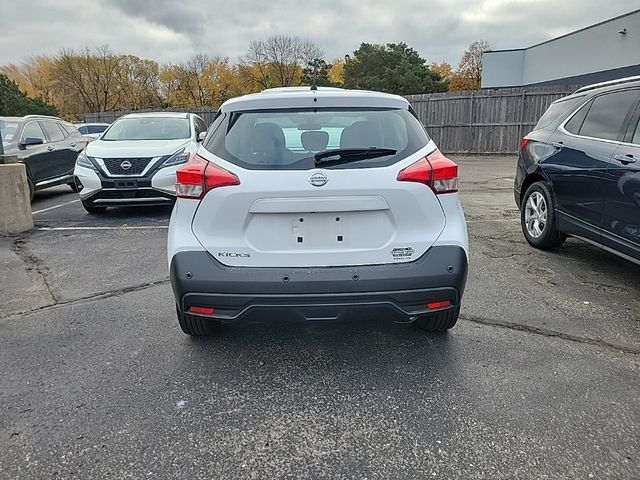 2020 Nissan Kicks S