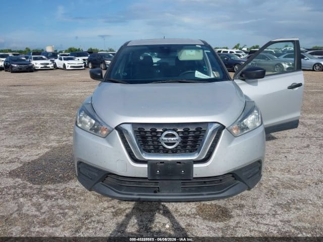 2020 Nissan Kicks S