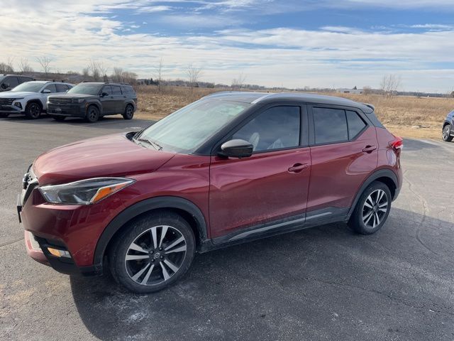 2020 Nissan Kicks SR