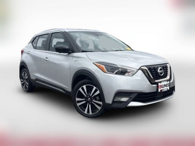 2020 Nissan Kicks SR