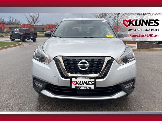 2020 Nissan Kicks SR