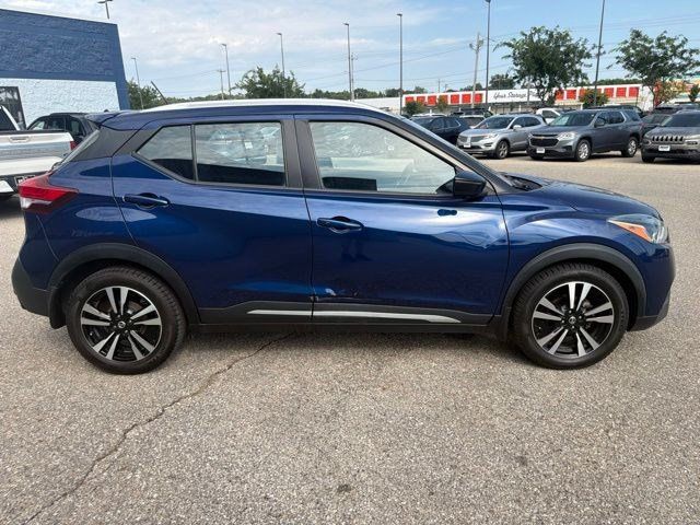 2020 Nissan Kicks SR