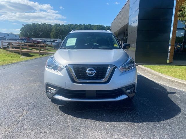 2020 Nissan Kicks SR