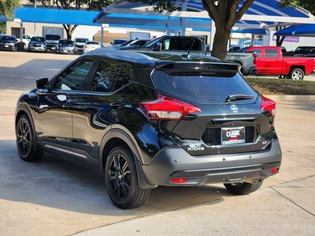 2020 Nissan Kicks SR