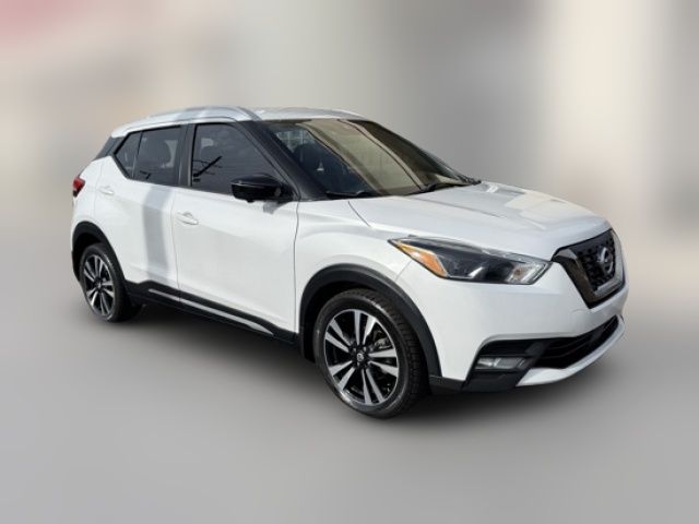 2020 Nissan Kicks SR